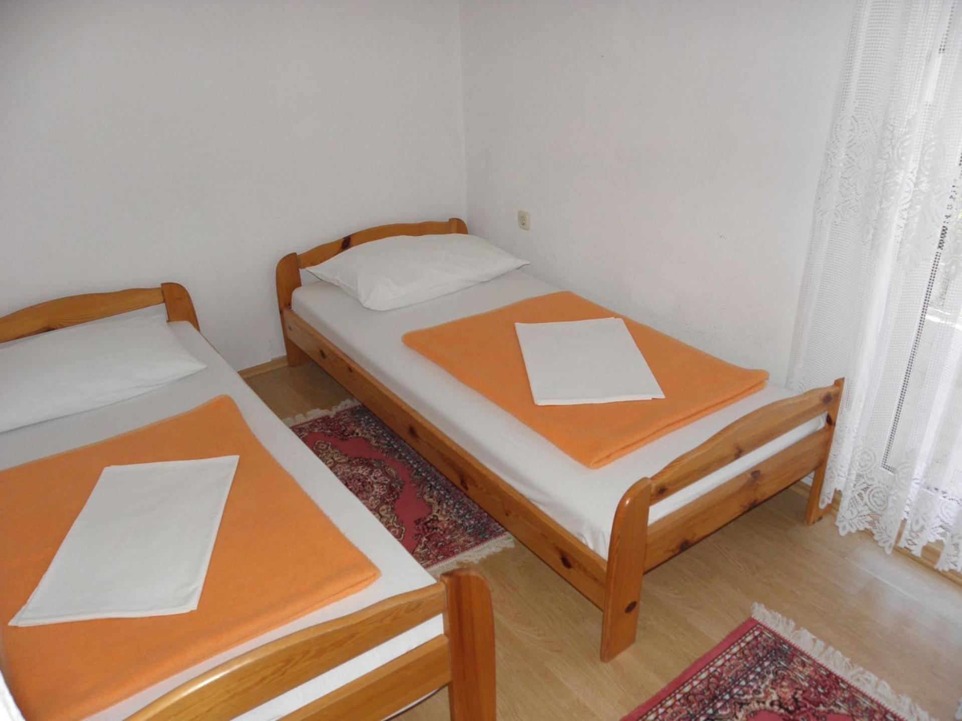 Apartments Zvone - 100 M From Sea 比比涅 外观 照片